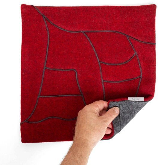 nahtur-design Dekokissen "zero-waste" aus kuscheliger Schurwolle | Unikate