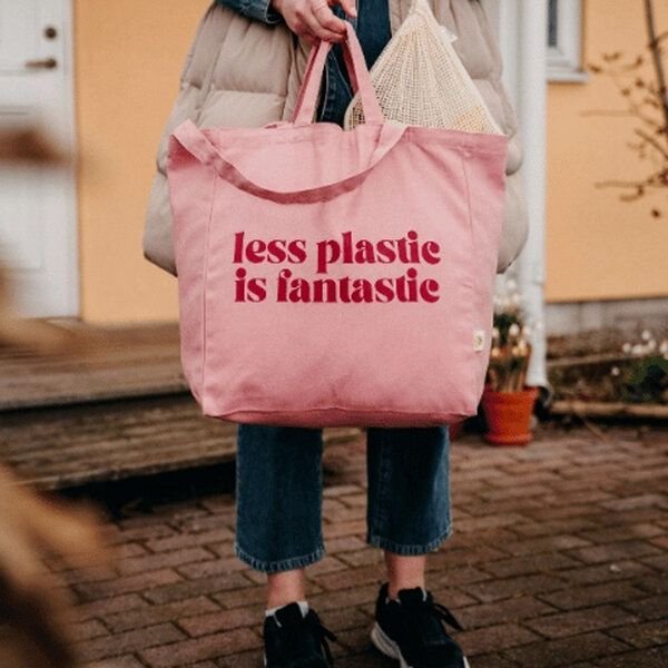 OMOM Stofftasche | Shopper aus Bio-Baumwolle LESS PLASTIC IS FANTASTIC