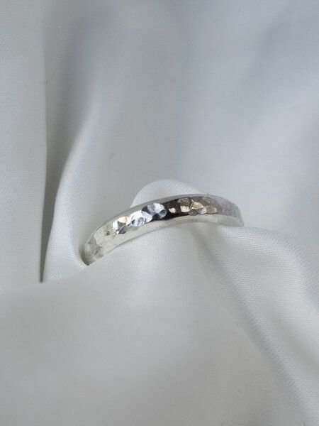 ST'ATOUR YETTA BOLD - gehämmerter Ring