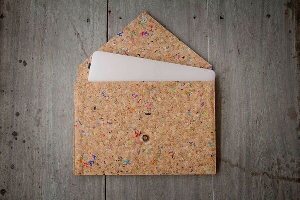 BY COPALA Nachhaltige vegane Laptoptasche 13–14" aus Kork – MacBook Hülle, handgemacht mit Magnetverschluss, Farbakzente...