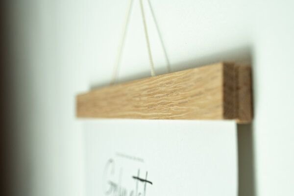 Portia by Callidus Designs Posterleiste magnetisch aus FSC®-zertifizierter Eiche in DIN A1, A2, A3, A4, A5