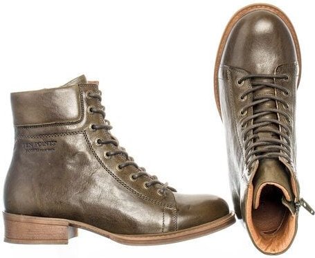 Ten Points Pandora, Schnürboot