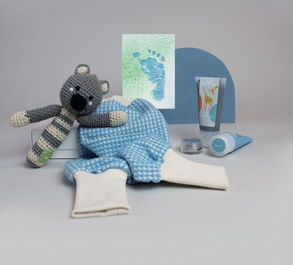 KINDACUTE Babys Fußabdrücke & Erinnerungen zur Geburt schenken: Babybox Münchner Kindl