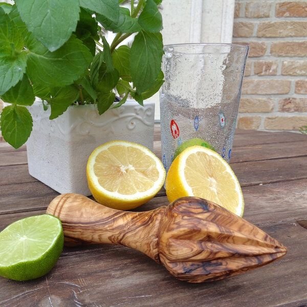 Olivenholz erleben Zitronenpresse aus Olivenholz