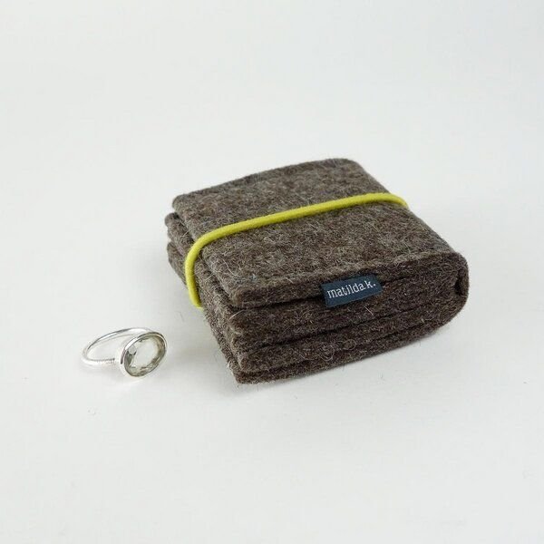 matilda k. manufaktur Schmuckaufbewahrung 'schmucknest' klein aus Wollfilz 'margarete' mit Rundgummi-Verschluß in vielen...