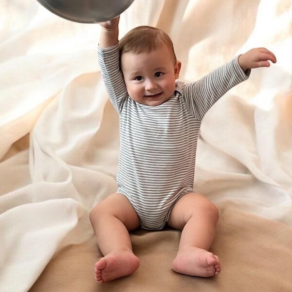 Baby Langarm Bodysuit, gestreift 'OrganicEra' aus Bio Baumwolle