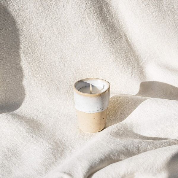 EDDA stoneware Handgemachte Steingut Mini Kerze Eelina - Duft: Zirbe & Zitrone