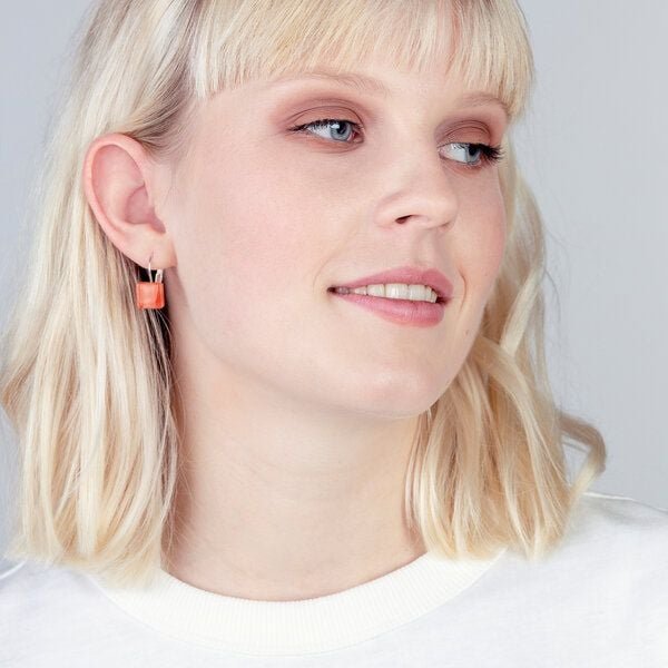 ALEXASCHA Geometrische Ohrringe hängend aus Glas | PUREFORM