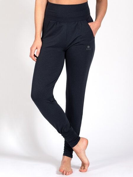 Magadi Yoga- und Wohlfühlhose Paula aus weichem Naturmaterial, mit Taschen