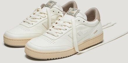 Flamingos' Life Stadion