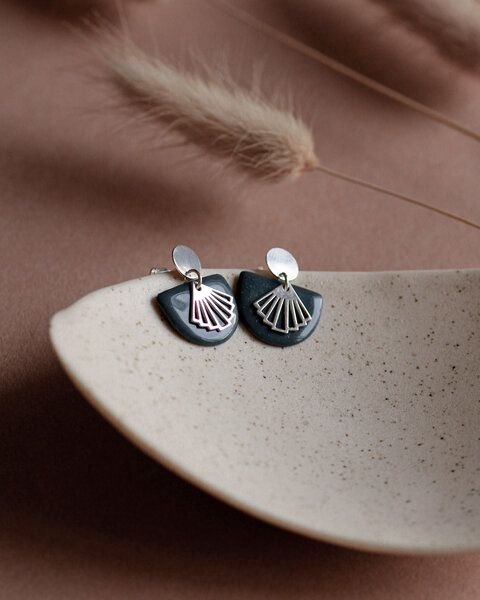 lille mus Ohrstecker 'Halbkreis Fächer' aus Porzellan und 925 Silber / vergoldet