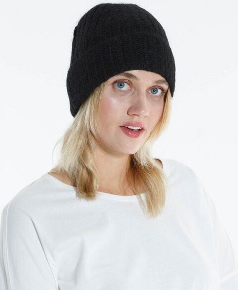 Alma & Lovis Softe Alpaka-Mütze im Rippenstrick | Suri Cap