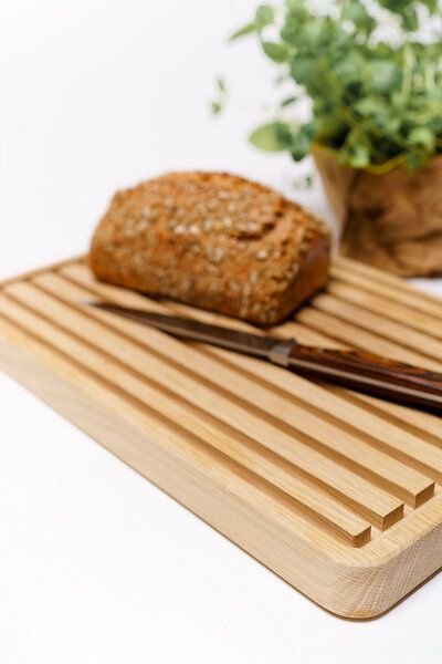 kleiderleiter_de Schneidebrett, Holzbrett KADE mit Brotrillen aus Eiche von Kleiderleiter.de