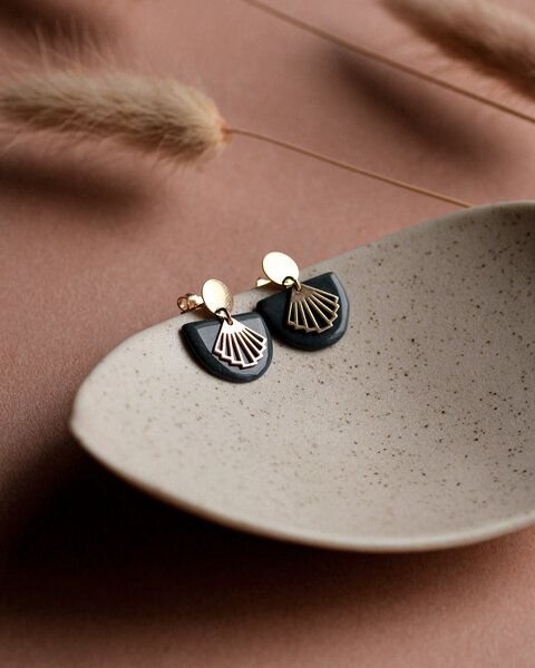 lille mus Ohrstecker 'Halbkreis Fächer' aus Porzellan und 925 Silber / vergoldet