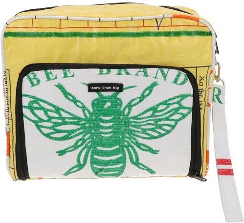 MoreThanHip XL Kulturtasche (6,5 Liter) aus recycelten Fischfutterbeuteln - Lexi