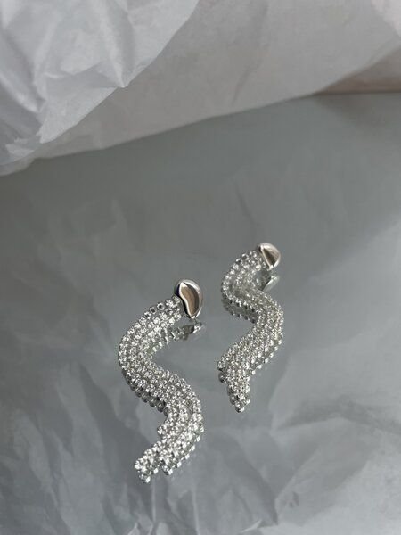 noemvri fashion label rainy clouds