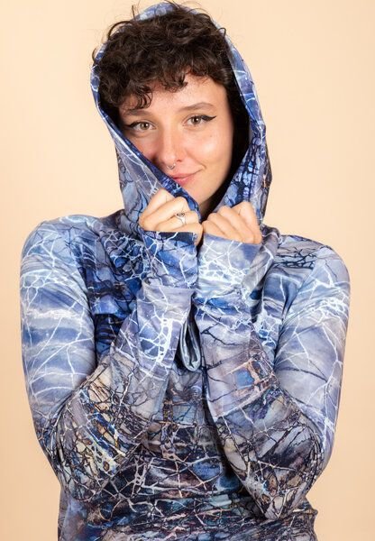 Die rote Zora Zora Hoodie mit Muster