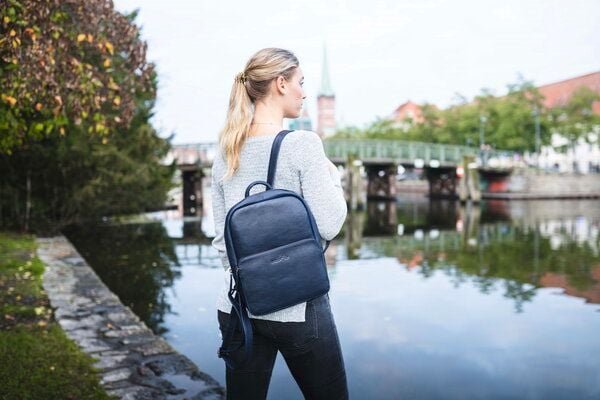 manbefair CITY RUCKSACK LOUISA Eco-Leder blau