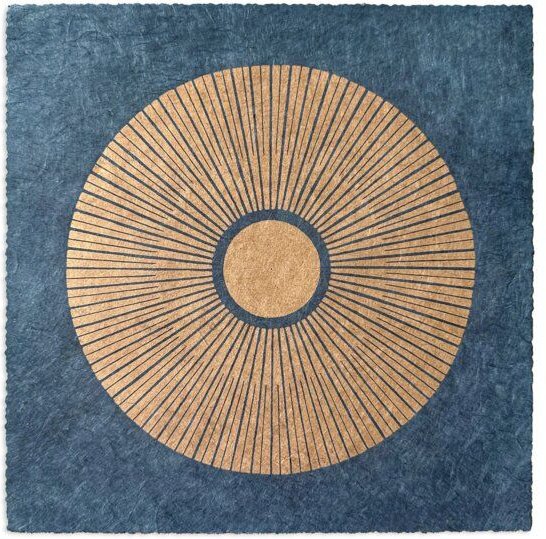 Veskor Cassiopeia CENTRAL SUN Sonnen Linoldruck | 22 × 22 cm | Kupfer auf Indigoblau