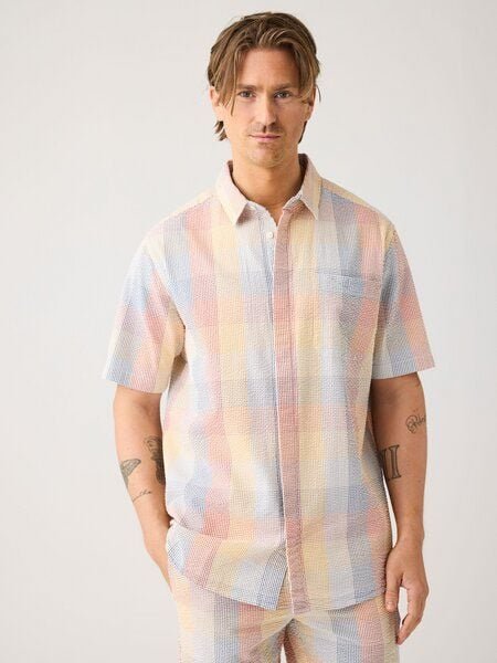 KnowledgeCotton Apparel Lockeres kurzarm Seersucker-Hemd aus Bio-Baumwolle