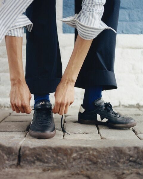 Veja Panenka Leather - Black White