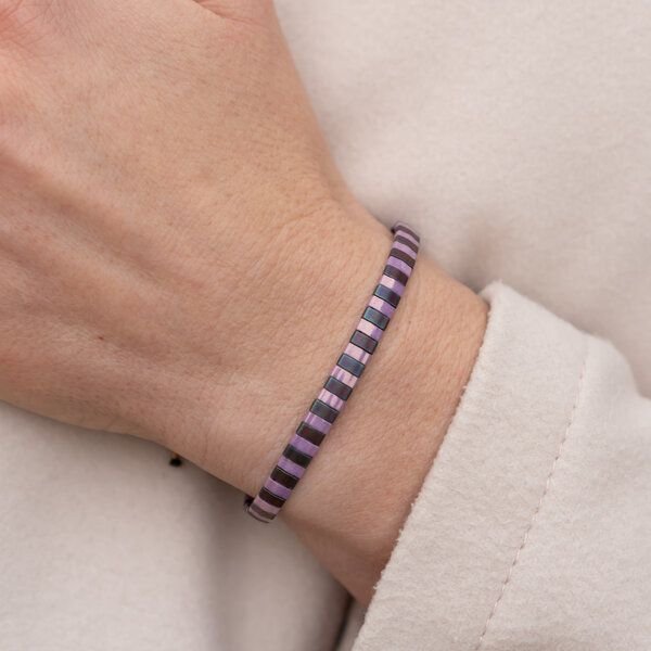 juni Lila Armband Mauvette - handgemacht in Deutschland - mit verstellbarer Schiebeperle aus recyceltem Gold / Silber