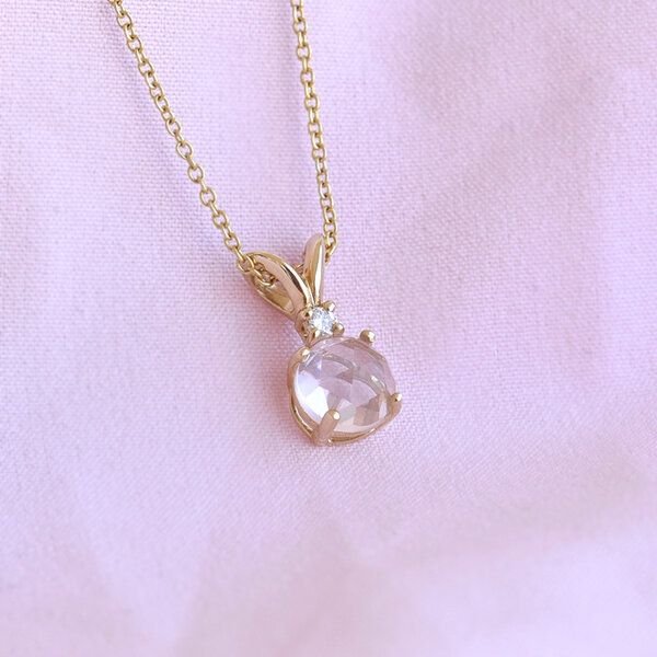 Eppi Goldener Anhänger mit Rosenquarz und Diamant Timotei