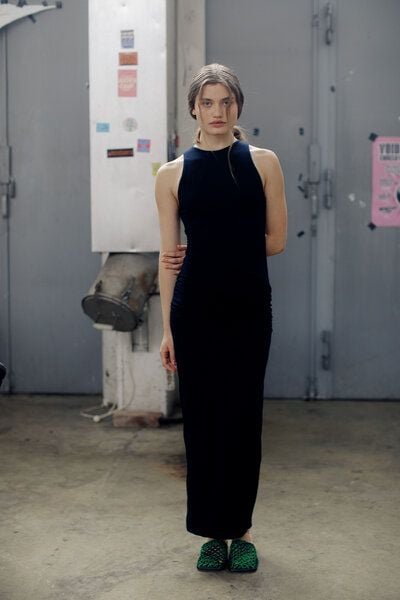 IVA RYCH Maxikleid mit Drapierung aus Wolle I Deadstock