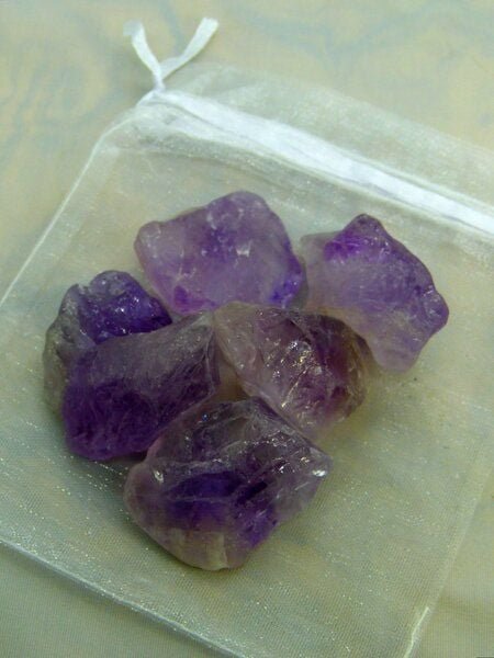 OneWorldMinerals Amethyst im Organzabeutel - quintESSENCE Wassersteine
