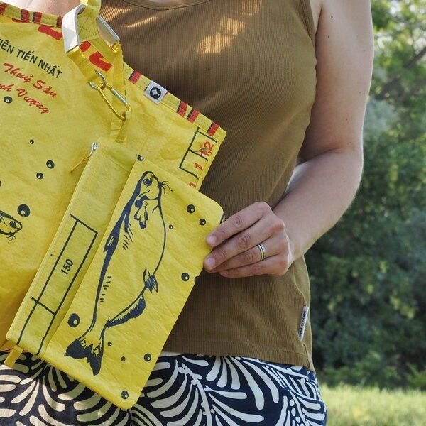 REFISHED fair fashion Tasche 'SOULMATE ZIP' Limitierte Edition! - upcycelte Fischfuttersäcke