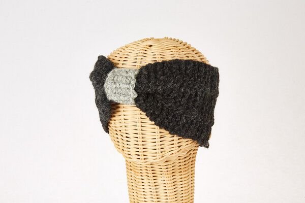 short'n'pietz Schurwollstirnband zweifarbig mit Knoten, handgestrickt