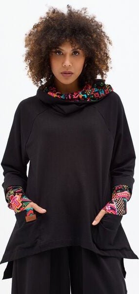 Hoodie Nayomi – Lockerer, asymmetrischer Schnitt – Weiter Kragen mit Kapuzenfunktion – Große, offen verarbeitete Taschen...