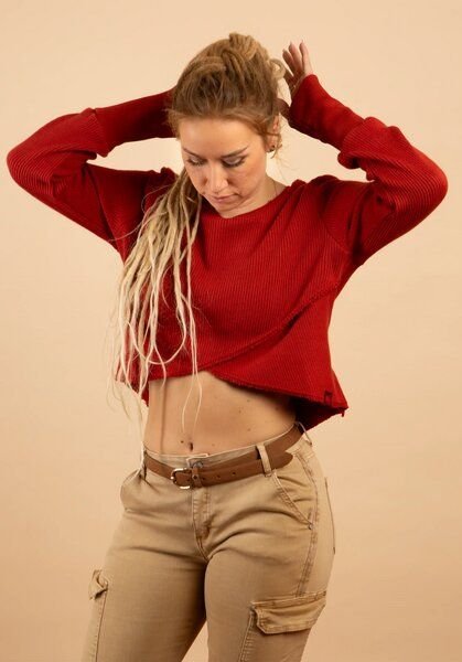 Die rote Zora Strick Kurzsweater