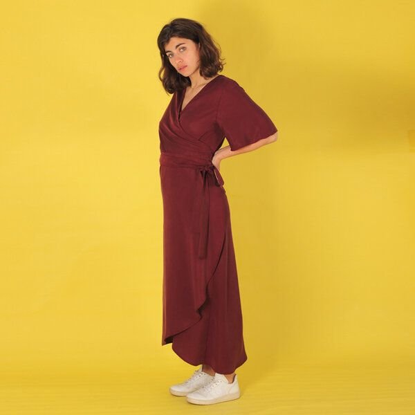 Thumbnail - ManduTrap Langes Tencel Wickelkleid "Luma" in violett oder grau-olive