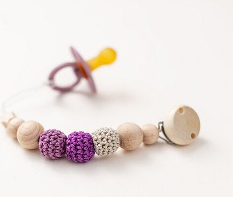 NoniKids Berlin Schnullerkette Holz *Sternchen* 10 Farben I Bio Baumwollgarn I NoniKids