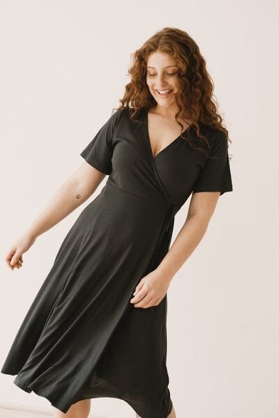 TIRALAHILACHA Helen Tencel wrap dress in black