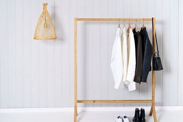 kleiderleiter_de Kleiderständer, Garderobenständer JONAS aus massivem Eichenholz