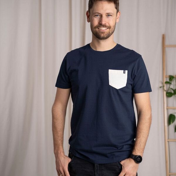 Vresh Clothing Vilip - Classic Fit T-Shirt mit Brusttasche aus Biobaumwolle