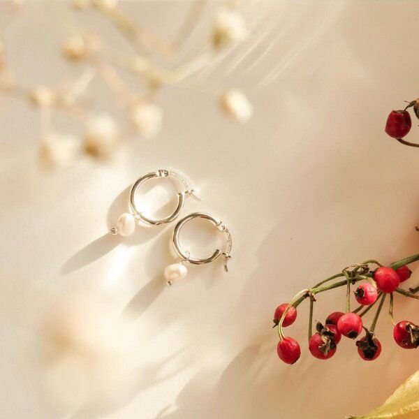 pakilia Silberohrhänger mit kleinen Perlen Fair-Trade und handmade