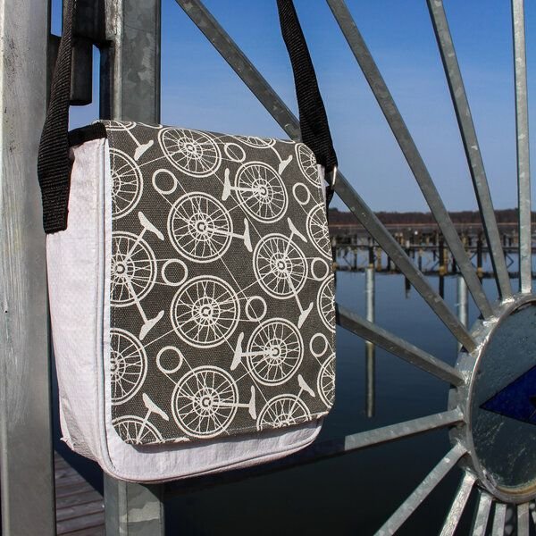 Schönes aus Indochina Umhängetasche Upcycling BYCICLE Vegan