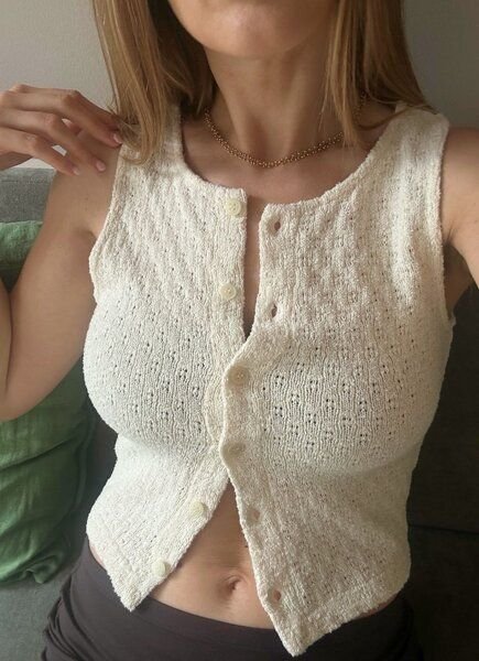 Narah Soleigh Wendbares Stricktop mit Knopfleiste aus 100% Bio-Baumwolle