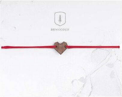 BeWooden Holzarmband Red Heart – handgefertigter, nachhaltiger Schmuck mit Herzsymbol