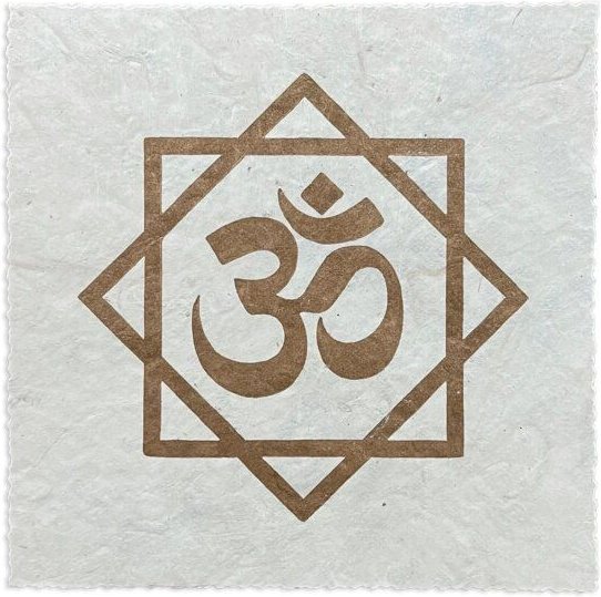 Veskor Cassiopeia OM (AUM) Symbol Linoldruck | 16 × 16 cm | Gold auf Naturweiß