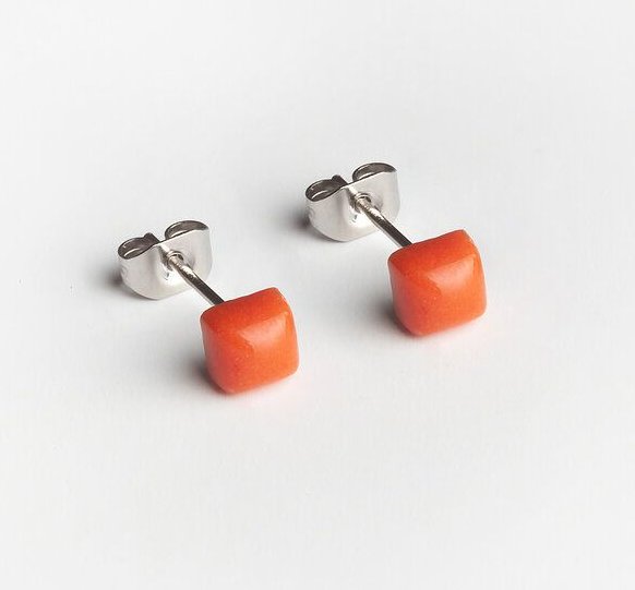 ALEXASCHA Winzige Ohrstecker aus recyceltem Glas | 4mm