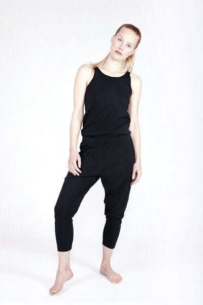 YOIQI Yoga Einteiler Jumpsuit aus biologische Baumwolle im lässigen, weiten Schnitt