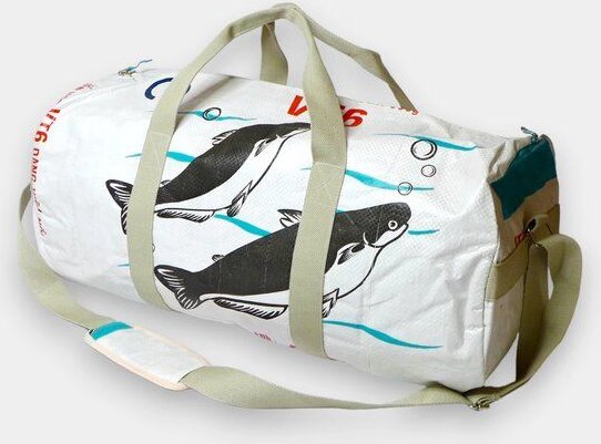 REFISHED fair fashion Tasche 'SPORTY BAG' - upcycelte Fischfuttersäcke