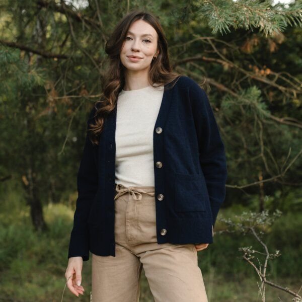 NORDLICHT Cardigan Milla mit V-Ausschnitt aus 100% recycelter Wolle