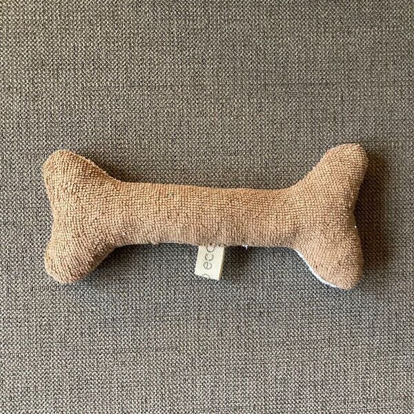 mio eco Hochwertiges Upcycling Hundespielzeug aus Hotel-Bademänteln zero waste schokobraun