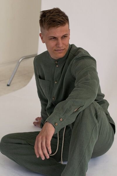 gust. Herren Leinenhemd mit Stehkragen - Linen shirt with stand collar - 100% Bio-Leinen