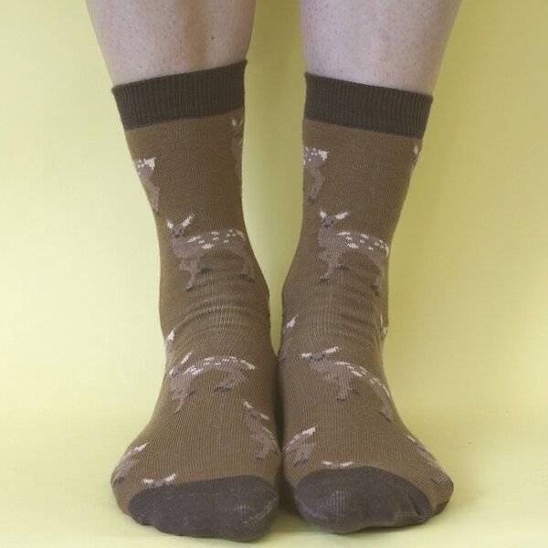 Fräulein Prusselise Socke mit Rehen, braun, bunt gemustert